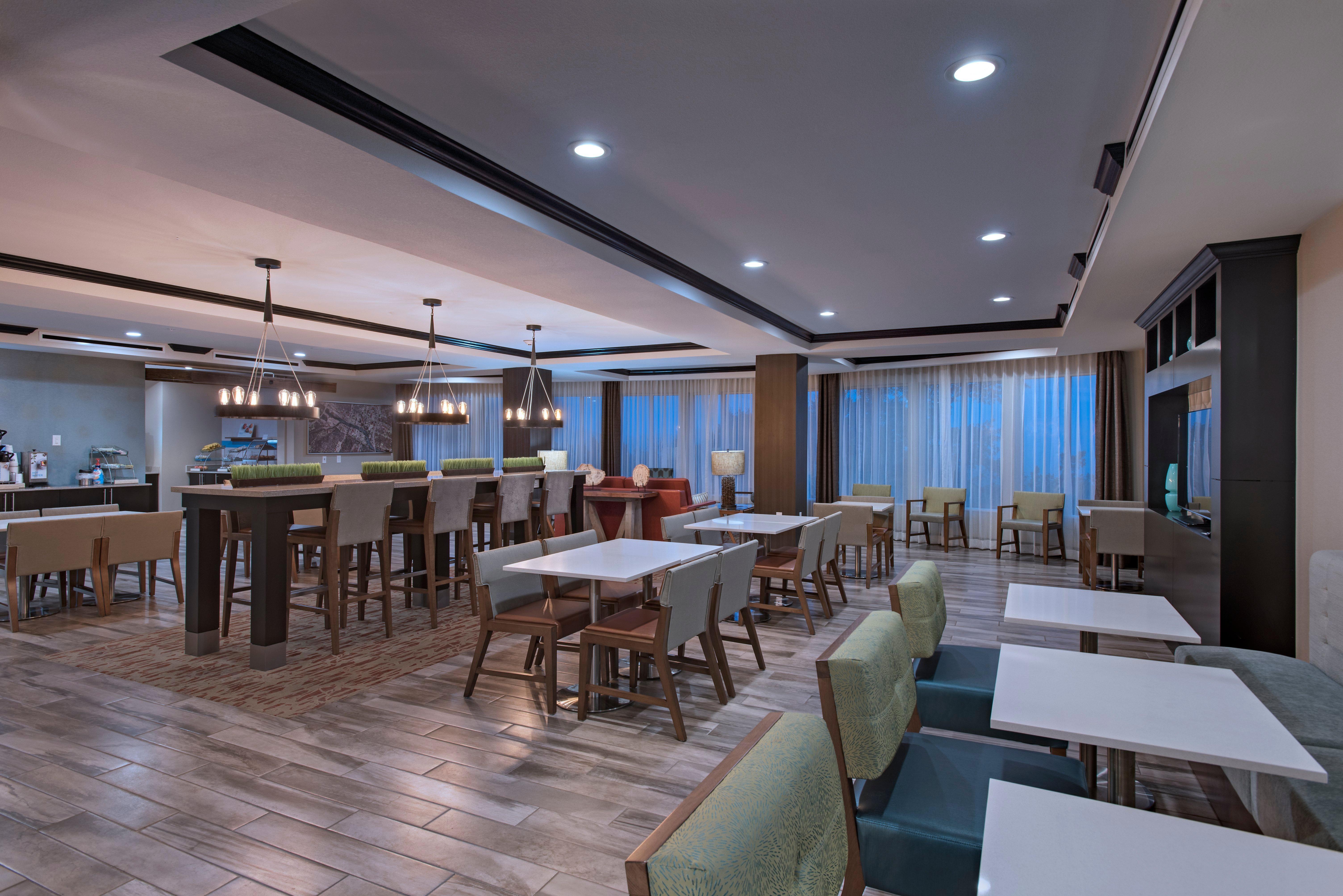 Holiday Inn Express & Suites Austin Nw - Four Points By Ihg Exterior photo
